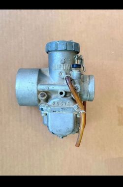 2 Stroke Carburetor.
Mikuni Kogyo Japan.
Clean.
I don't know if it is for a motorcycle or ATC/ATV.
Most likely 80's or 90's.