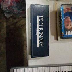 VINTAGE 1985 PICTIONARY 1ST EDITION