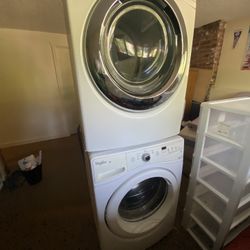 Whirlpool Frontload Washer And Dryer With Stack Kit 
