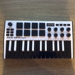 AKAI MPK mini professional DJ