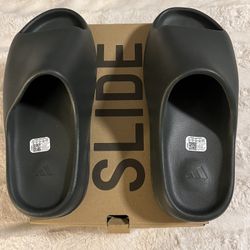 YZY SLIDE DARK ONYX SIZE 10