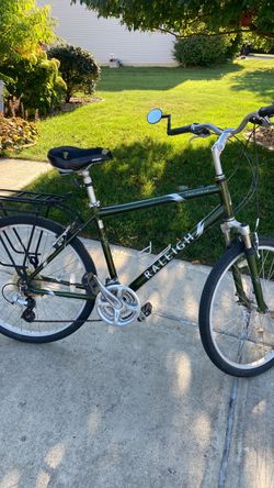 26 inch Raleigh aluminum frame like new 21 speed