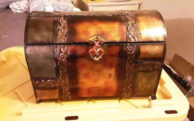 Medium Size Metal Trunk