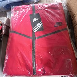 2 peice Nike track suits for men!