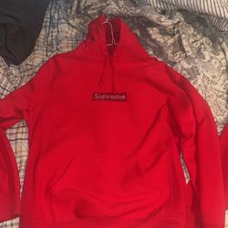 Supreme Hoodie 