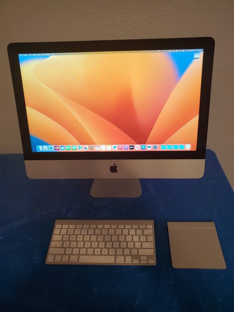 Apple iMac 21.5" Computer