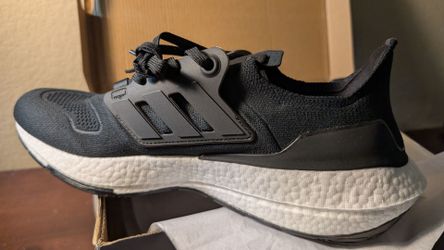 Adidas Ultra Boost 22 Black/White Size 10.5 (Style GX3062)