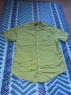 Billabonic green button up shirt
