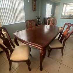 Dining Table With 4 Chairs 