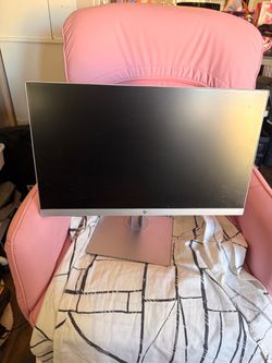 2 HP monitors