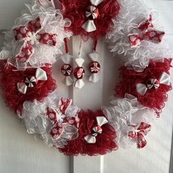 Christmas Red & White Candy Cane Wreath