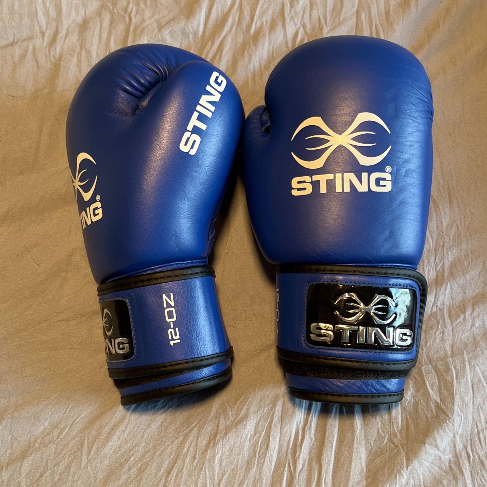 12oz Sting Boxing Equipment Sting AIBA Boxing Gloves – London
