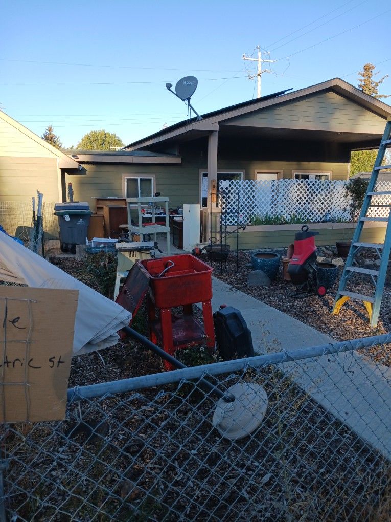 Moving Sale 10111 South Electric St Four Lakes Washington