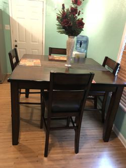 Kitchen Table NEW !