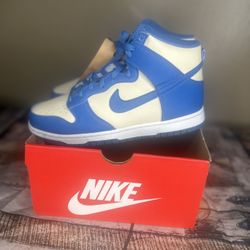 Nike Dunks 