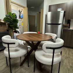 Round Dining Table 
