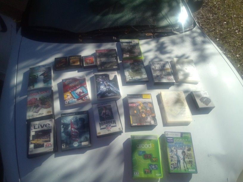 Lot Vintage Video Games Sega,Wii,Atari,PS