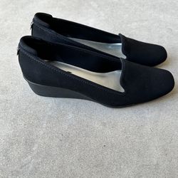 Anne Klein Sport Slip On Round Toe Wedge Heels Size 8.5