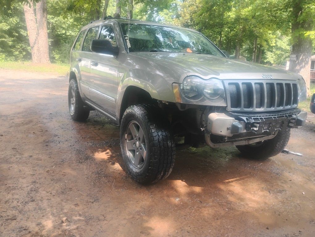 05 Jeep Limited 5.7