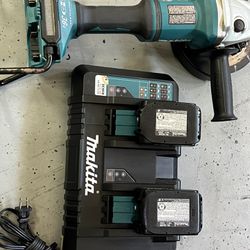 MAKITA XAG 12PTI 36 V Brush Less 7” With Rapid Gharger And 2 Batteries.