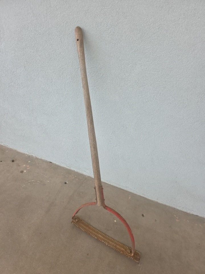 double edge serrated blade grass whip weed cutter sling with 26" hardwood wooden handle