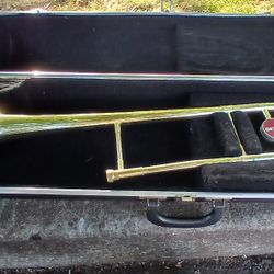 Getzen Series 300 Tenor Trombone with case and mouthpiece