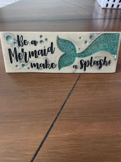 Desk decorative plaque