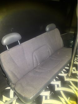BACKSEAT CLEAN AND IN GOOD CONDITION FOR A 200O