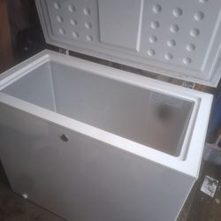 GE Chest Freezer