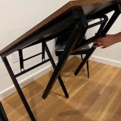 Folding desk no need to dissemble 