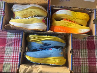 Disney Brooks Womens Running Shoes Belle Winnie and Genie
