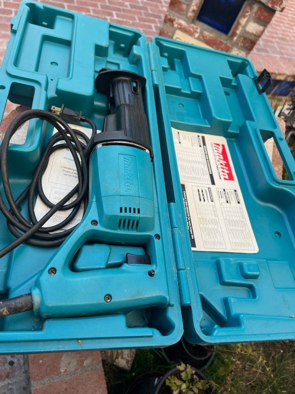 Makita Saw Saw