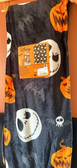 Brand new with tags nightmare b4 Xmas Halloween Blanket