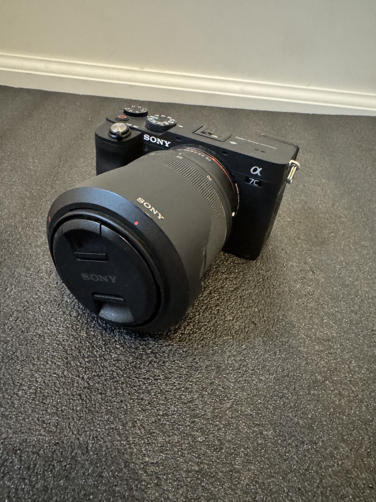 Sony A7c Mirrorless Camera (shutter count: 115) + (2) Kit lenses