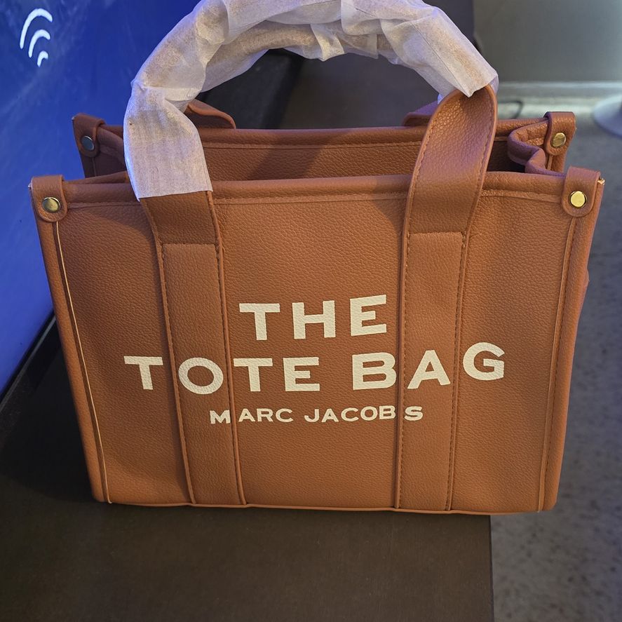 Marc Jacobs The Tote Bag