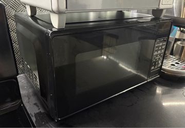 700 watt microwave