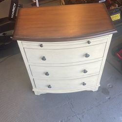 End Table / Nightstand 