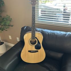 Yamaha F325D Guitar