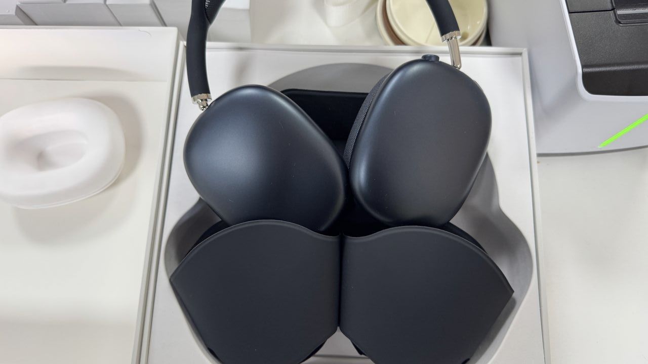 AirPod Max Midnight