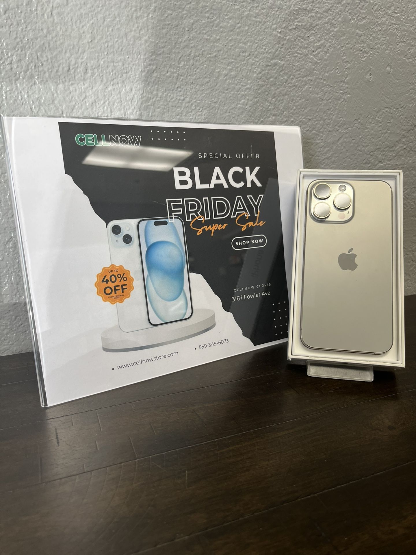 Early Black Friday Deals!! iPhone 15 Pro Max Unlocked 1TB - Natural Titanium