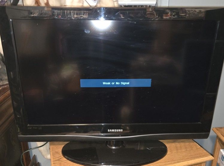 32" TV / PC MONITOR SAMSUNG NO REMOTE
