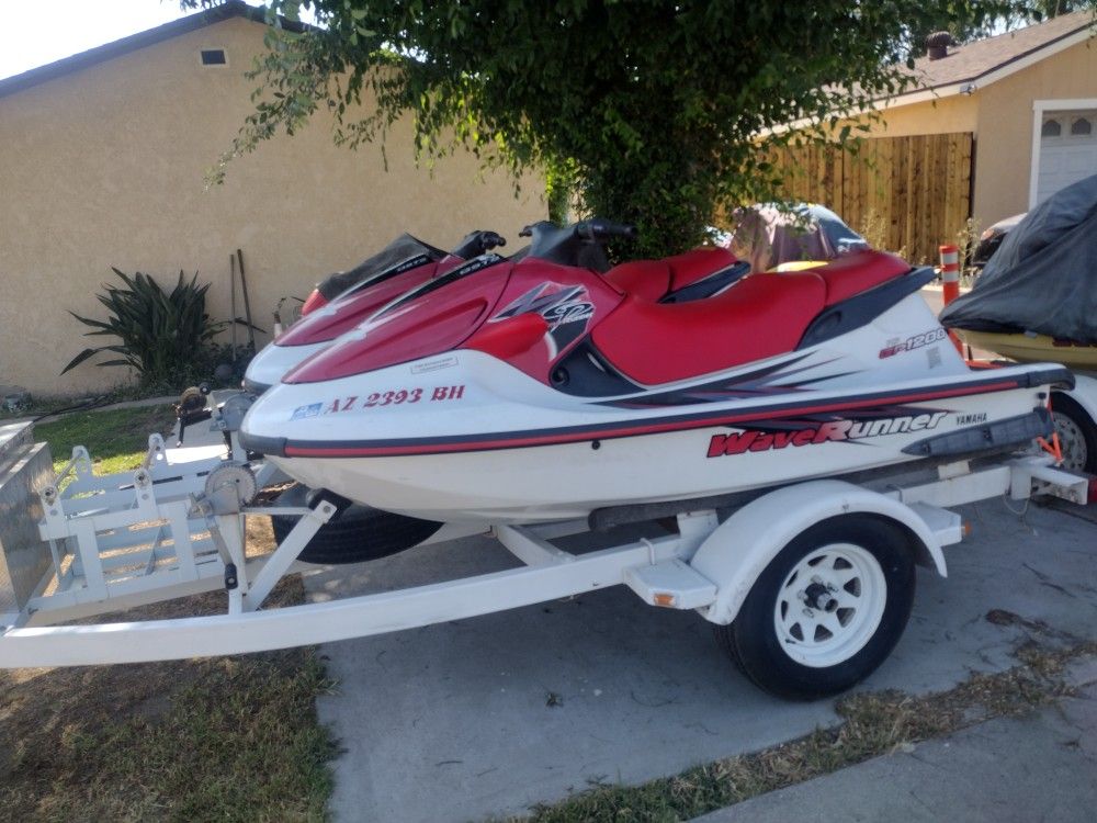 SEADOO WAVERUNNER GP 1200 RUNNING 1 SKI 2250 NO TRAILER... BOTH SKIS WITH TRAILER FOR 4550
