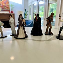 ✨ Disney Parks Exclusive Star Wars: A New Hope Figurine Set (make me an offer)
