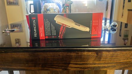 Remington Shine Therapy flat iron