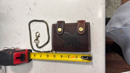 Wallet with chain