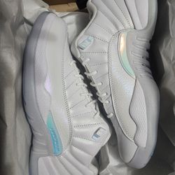 Jordan 12 Low Easter Size 8