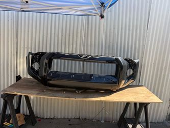 TOYOTA 4Runner 4 runner ( 2014 2015 2016 2017 2018 2019 2020 2021 2022 2023 2024 ) Front bumper cover used original OEM