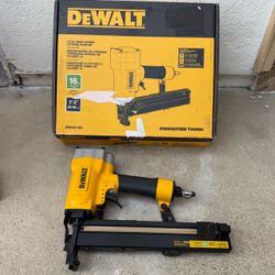 DEWALT Corded Pneumatic 16-Gauge 1 in. Crown Lathing Stapler