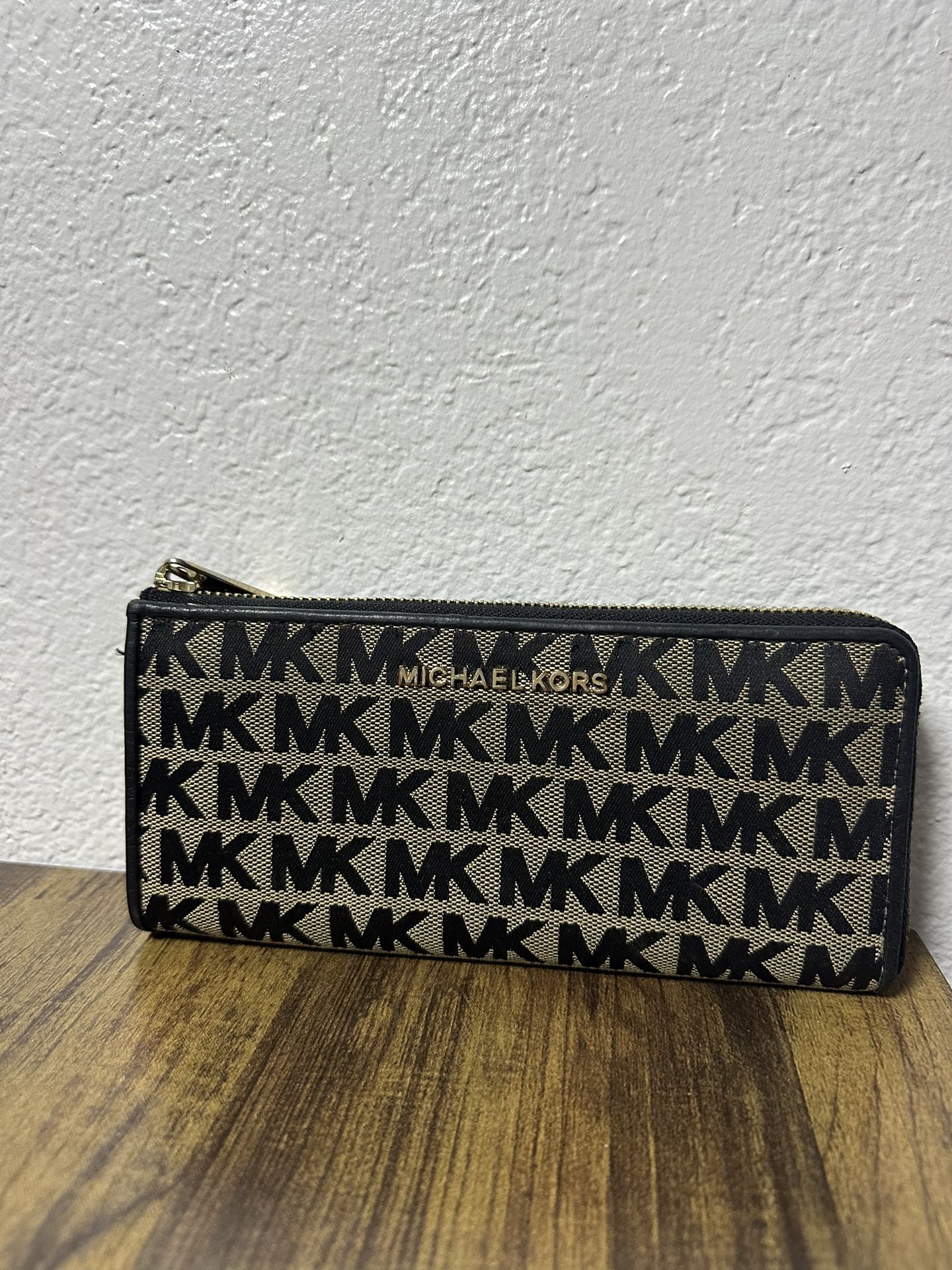 MICHAEL KORS JET SET LARGE WALLET