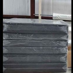 Queen size new box spring can deliver 